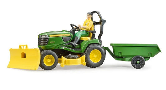 John Deere Lawn Tractor w Trailer.